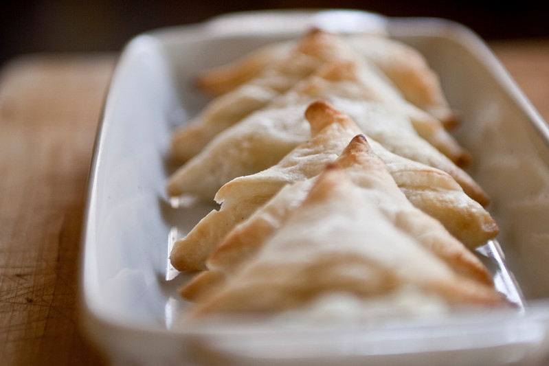 IMAGE: http://alexander-gardner.smugmug.com/Als-Shots/Seven-Days/Pastizzis-AlexGardner-100221/793131907_ZKRLg-L.jpg